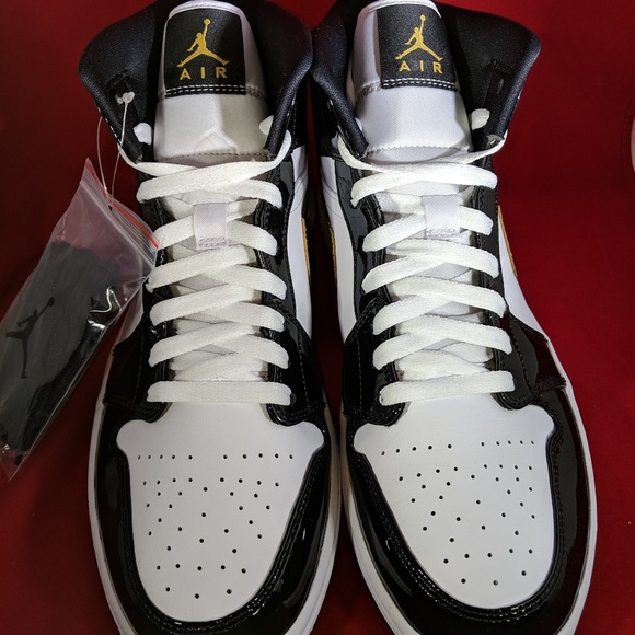 🔱Jordan 1🔱 Mid Se Black Metallic Gold-White - Picture 5 of 8